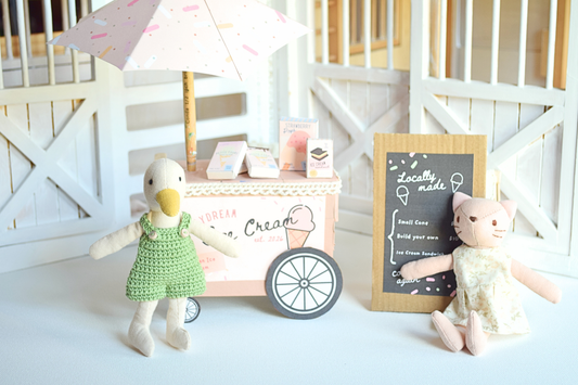 Easy Kids Craft: DIY Mini Ice Cream Cart